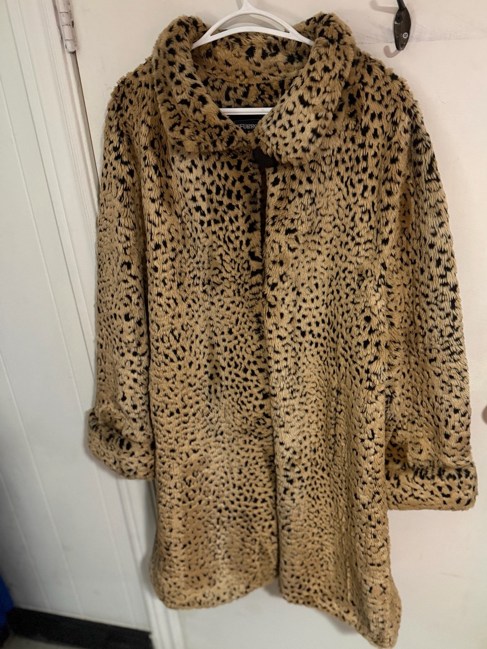 Vintage Mid-Length Leopard-Print Faux Fur Coat - by Furrocious